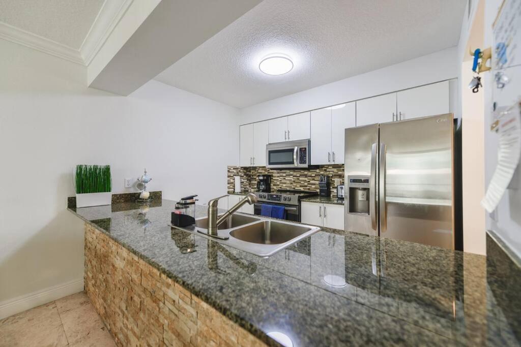 Centric Modern 40Thfloor Brickell Condo Free Parking By Palermo Home Miami Kültér fotó